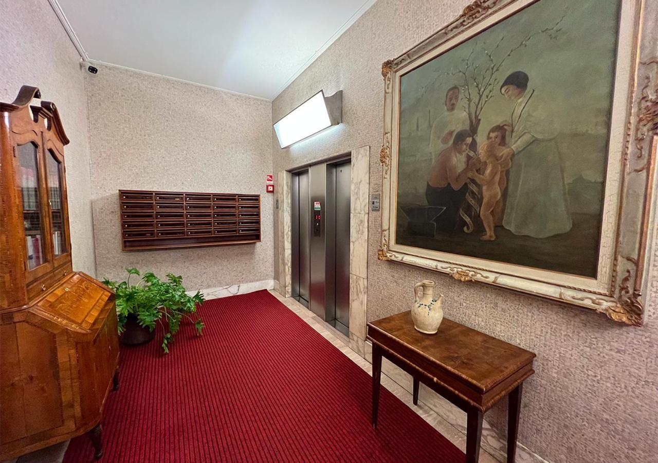 Appartement Cozy Duomo - Elegant & Quiet, 300M From Cathedral à Milan Extérieur photo